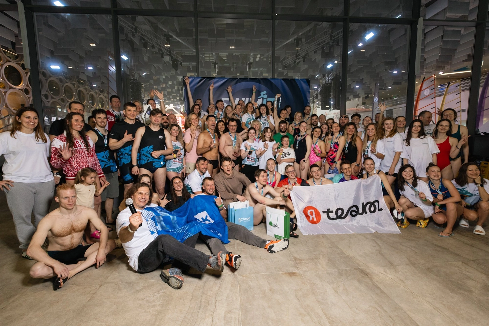 Все участники заплыва и организаторы, общее фото